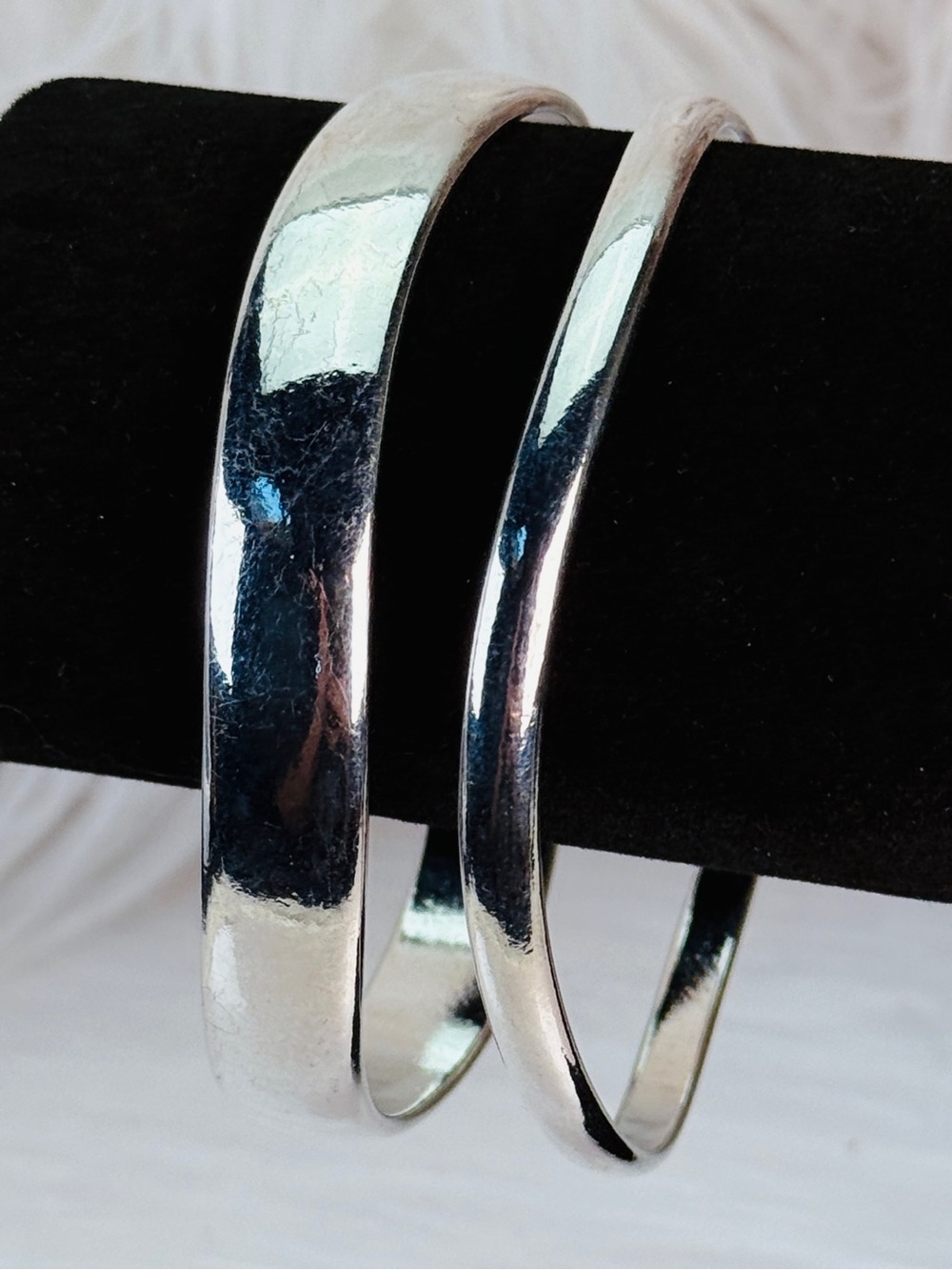 Silvertone Vibtage weighted Bangle Bracelet set of 2